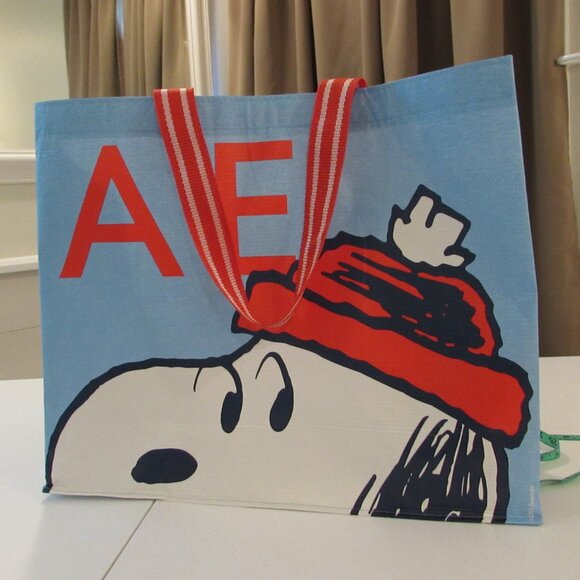 Peanuts/Snoopy 2024 AE Shopping Tote - Picture 2 of 13